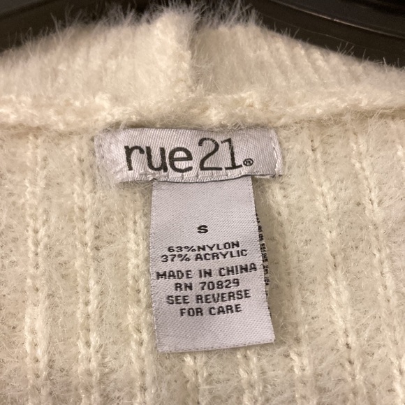 RUE 21 SIZE SMALL SUPER SOFT HEART SHAPED BUTTON-UP CARDIGAN - Picture 4 of 7